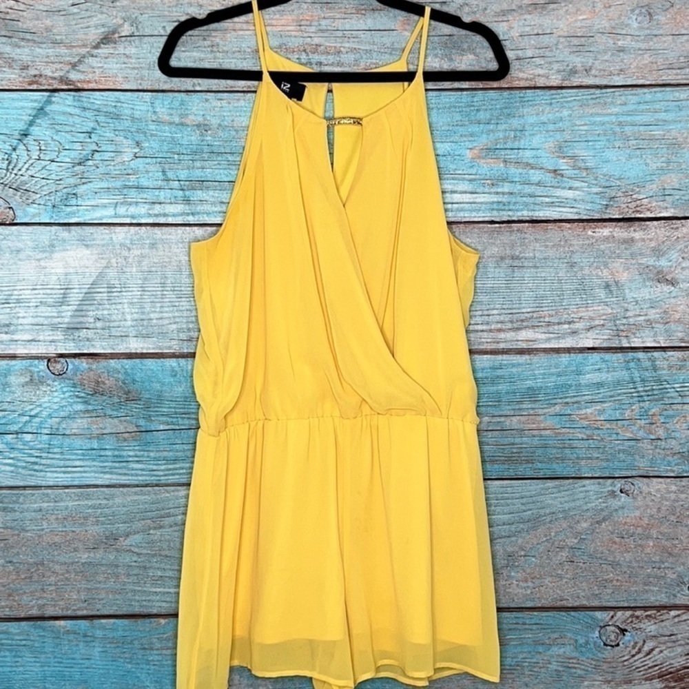 IZ Byer Romper L Yellow Gold Sleeveless Surplice Stretch Shorts Cutout Overlay‎